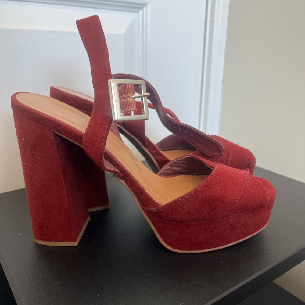 Le Chateau Burgundy Platform Heels